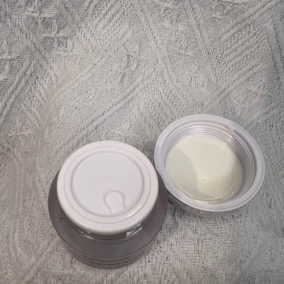 MARC JACOBS Youthquake Coconut Crème Glycolic Facial Masque NEW, 15mL - Picture 5 of 5